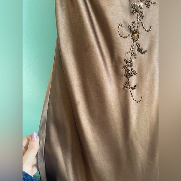 Dave & Johnny By Laura Ryner Brown Beaded Gown - Picture 4 of 12